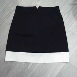 Size 4 Black and white Laundry by Shelli Segal mini skirt